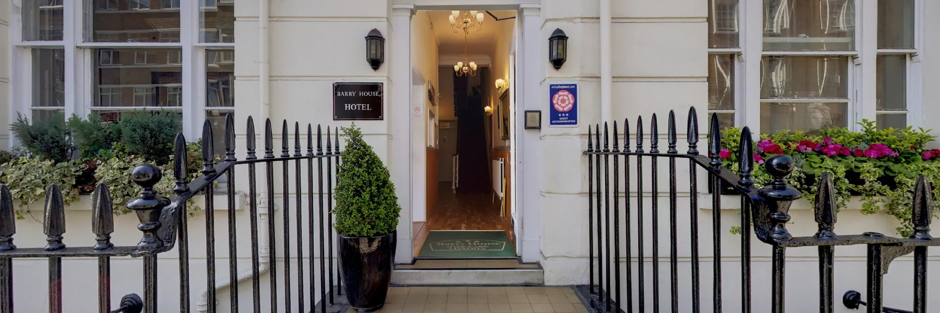 Barry House Hotel, London - the front of the hotel, from our 360° tour