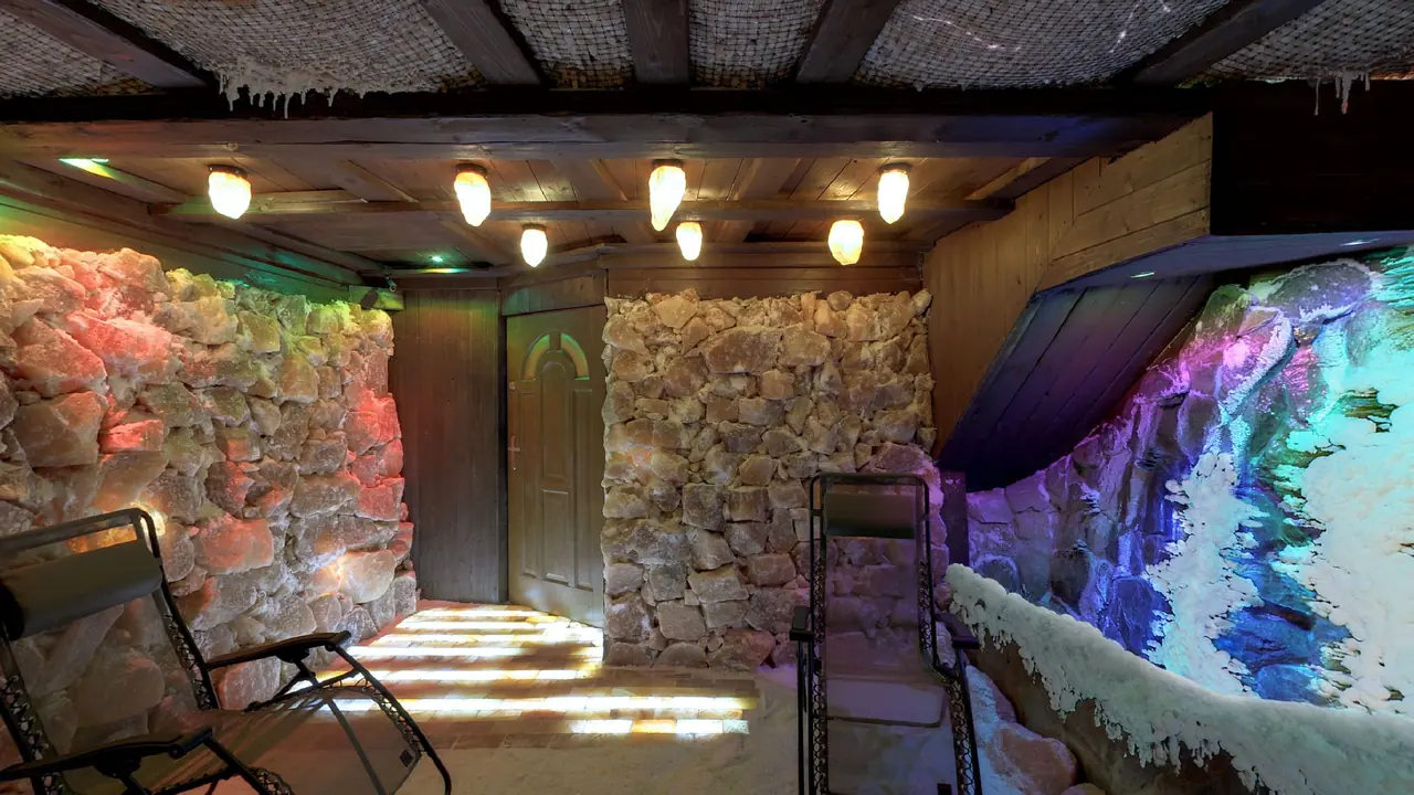 Crystalotherapy Salt Cave, Glyfada - 360° virtual tour