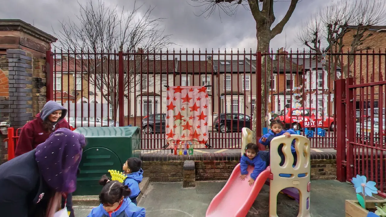 Sandringham School, London - preview